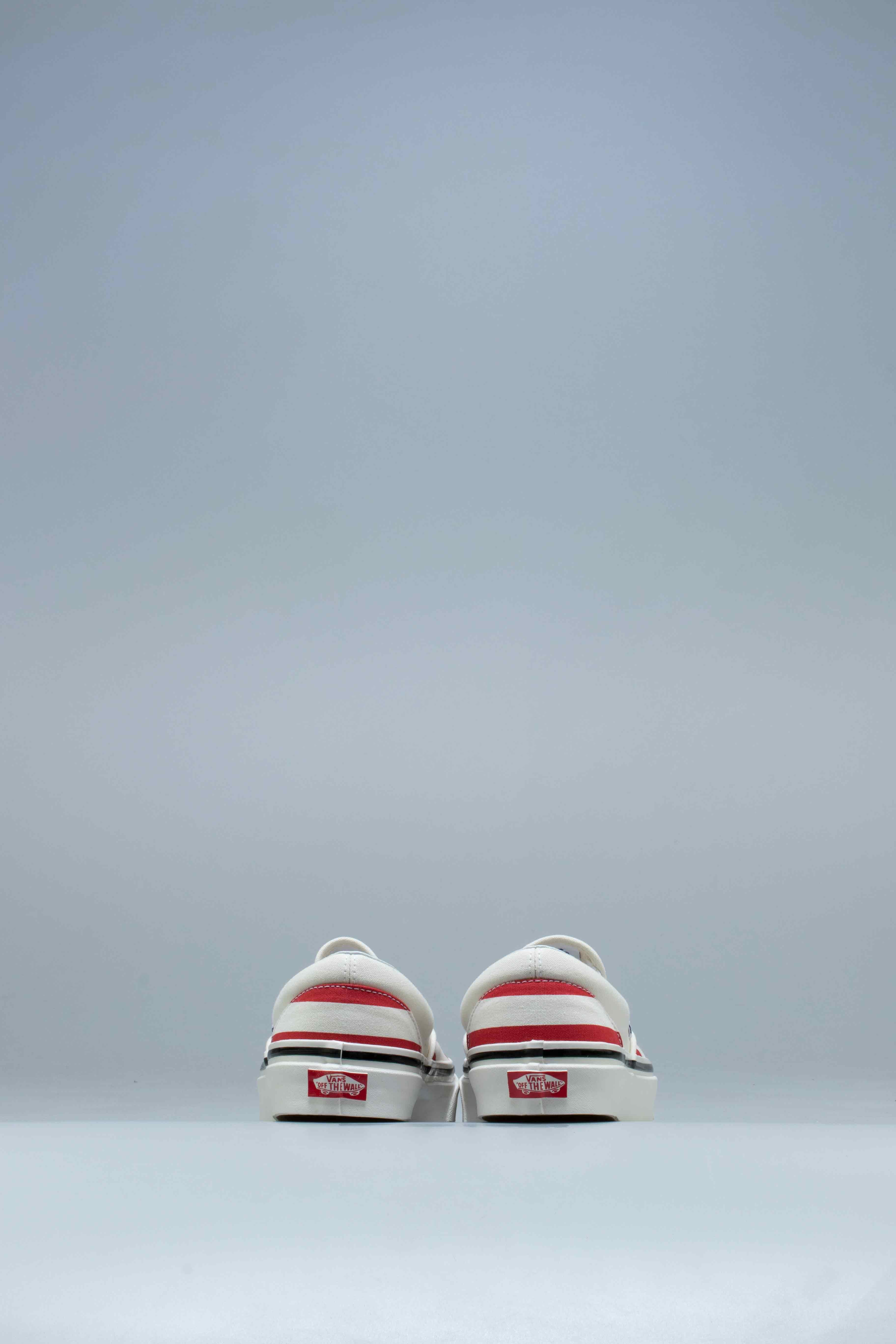 Anaheim Factory Classic Slip On 98 DX Mens Shoes OG White OG Red Big Stripes