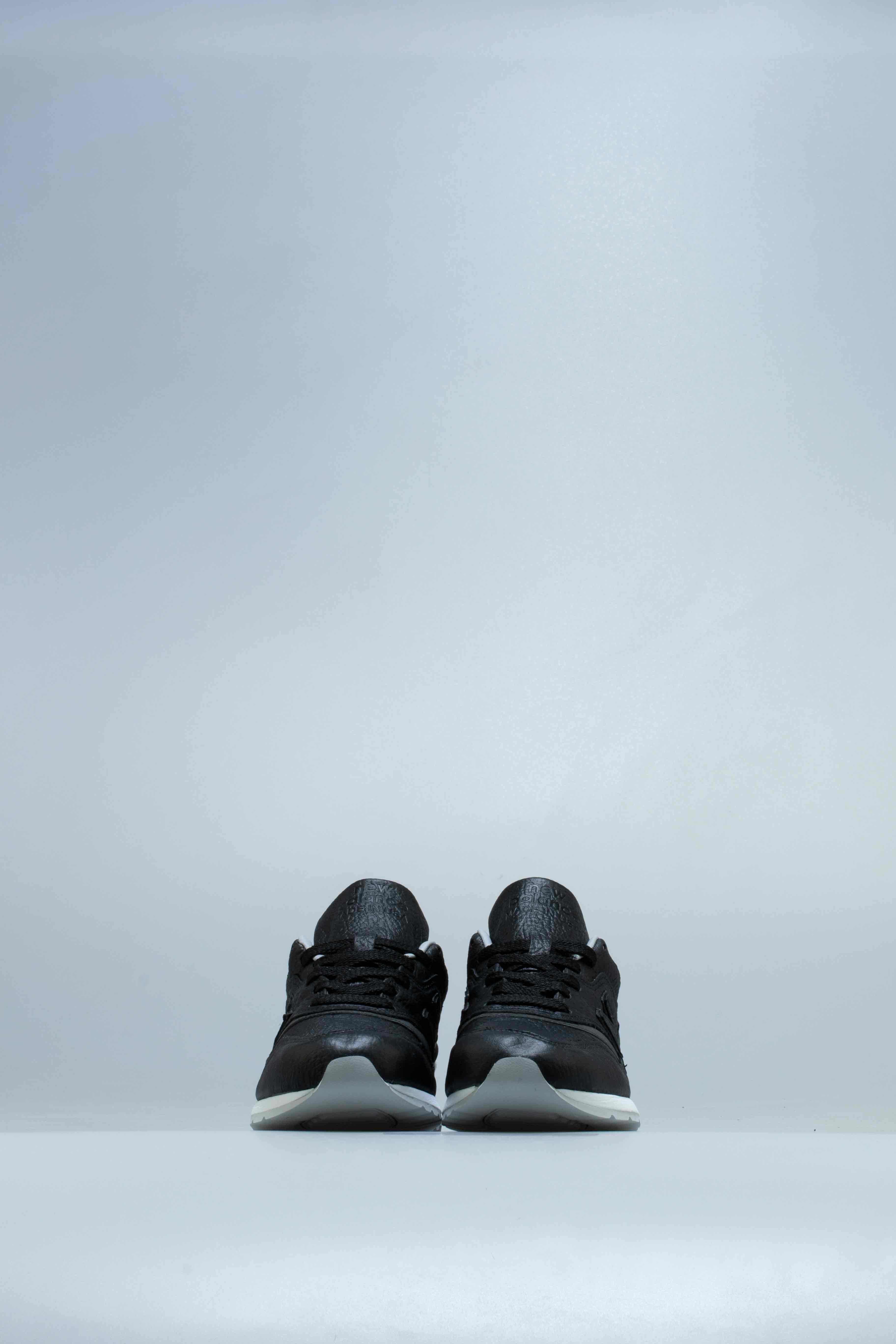 997 Made In US Mens Shoes Black Grey