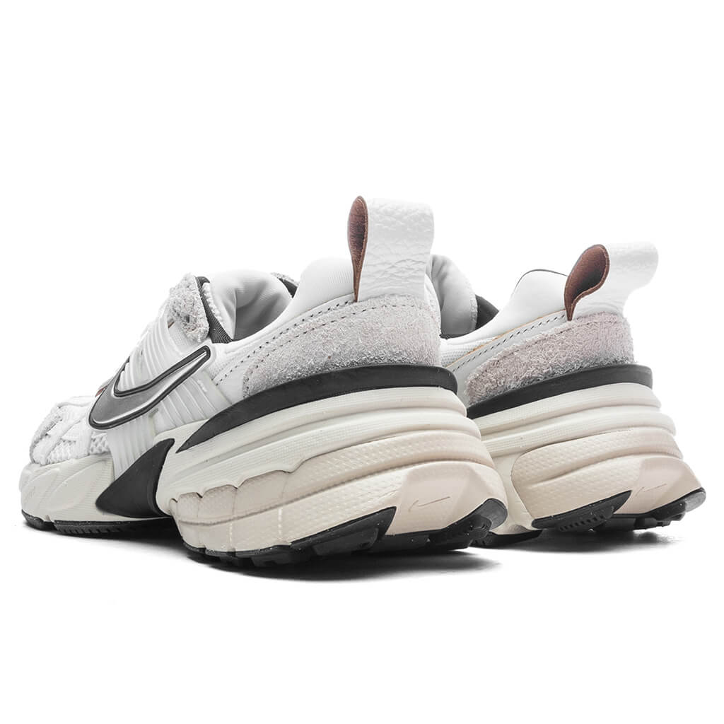Womens V2K Run Summit White Chrome White Light Orewood Brown