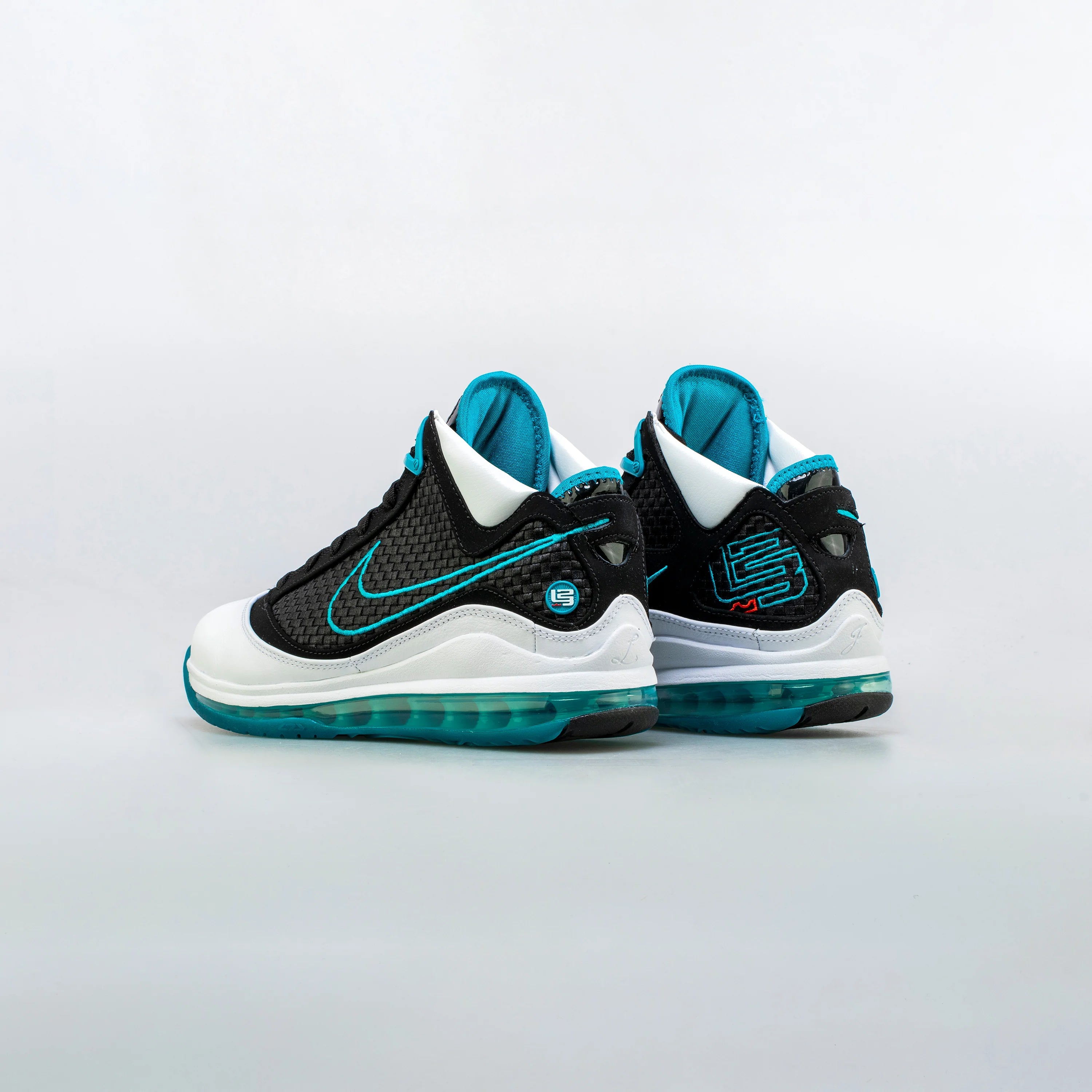 Lebron 7 Red Carpet Mens Basketball Shoe White Blue