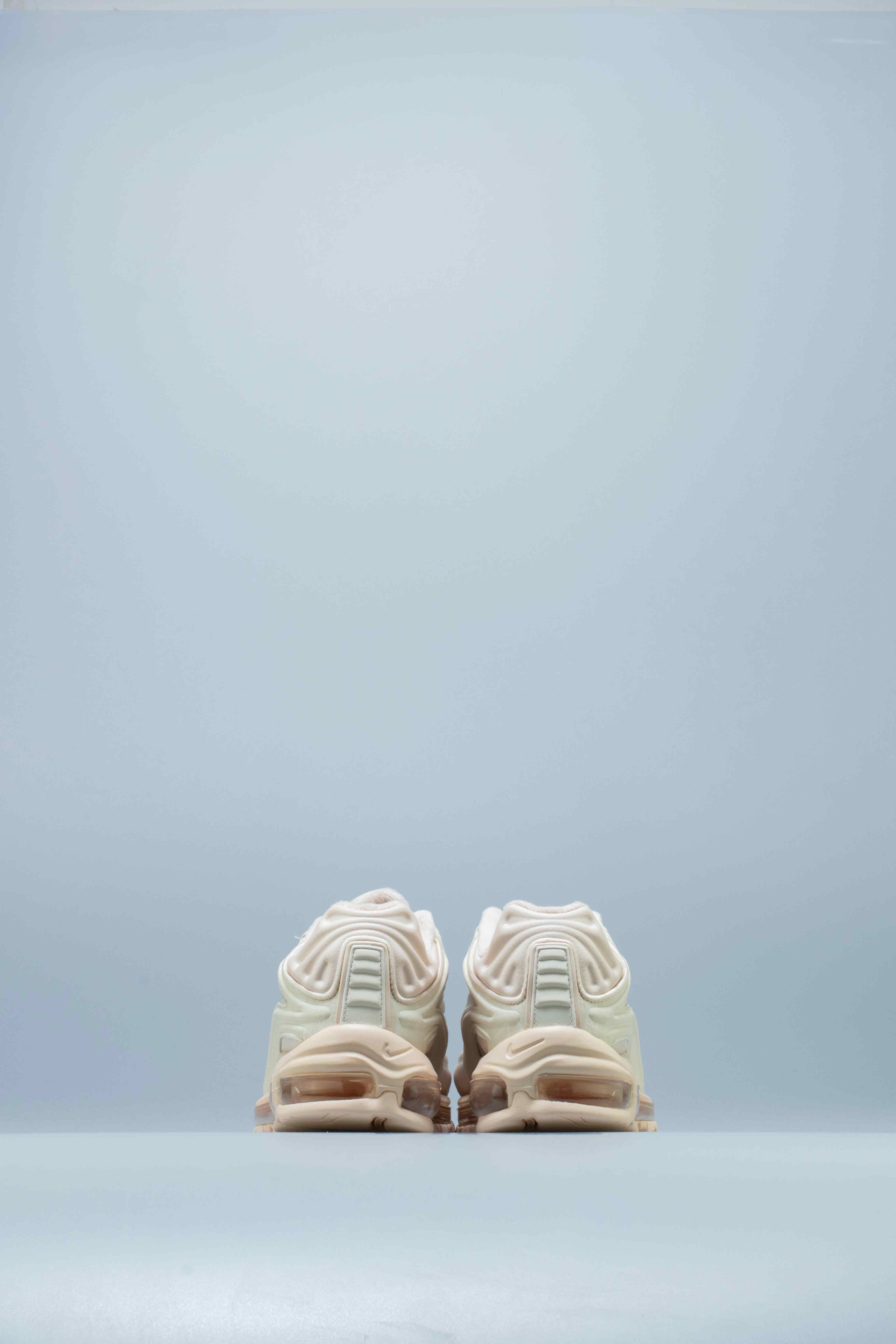 Air Max Deluxe SE Womens Shoe Guava Ice Guava Ice